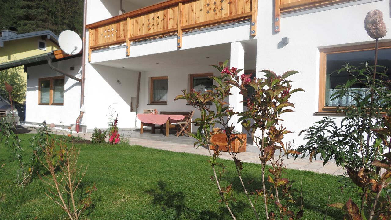 Ihre Terrasse der Ferienwohnung Lattengebirge Ihre Terrasse der Ferienwohnung Lattengebirge